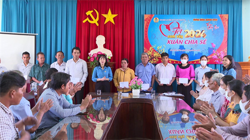 Liên đoàn Lao động huyện Hàm Thuận Bắc: Chăm lo Tết cho đoàn viên, CNVCLĐ
